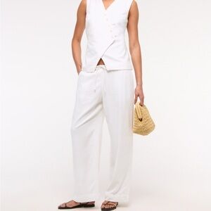 Abercrombie & Fitch White Wide leg linen bland pull on pant. In long.